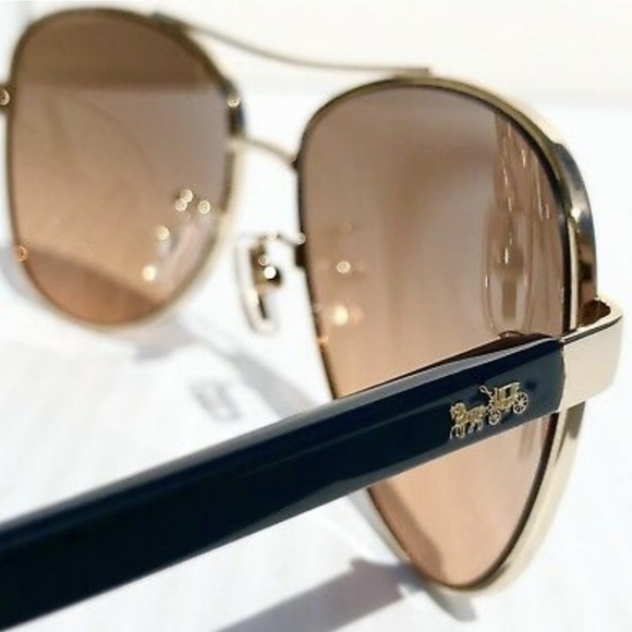 Please see COPY Listing - Picture 2 of 16